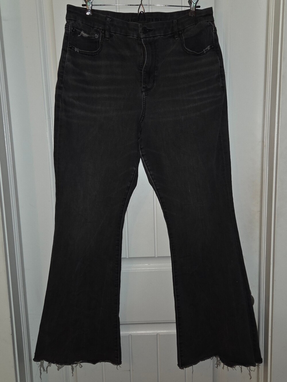 American Eagle Black Next Level Stretch Curvy Super High Rise Flare Jeans